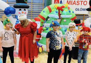Lady Fama wybrała kilkoro dzieci na scenę