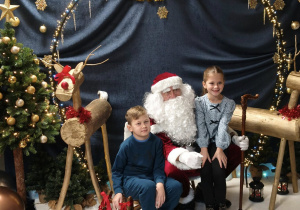 św. Mikołaj z dziećmi