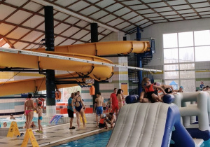 dmuchany wodny tor przeszkód