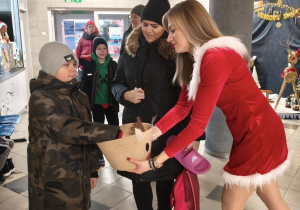 rozdajemy lizaki na powitanie